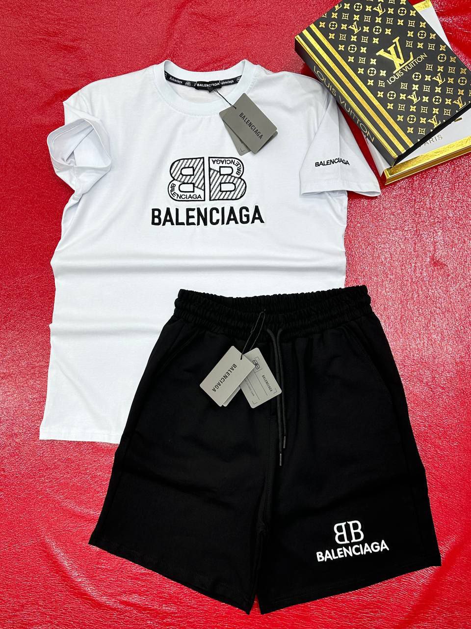 BALENCIAGA