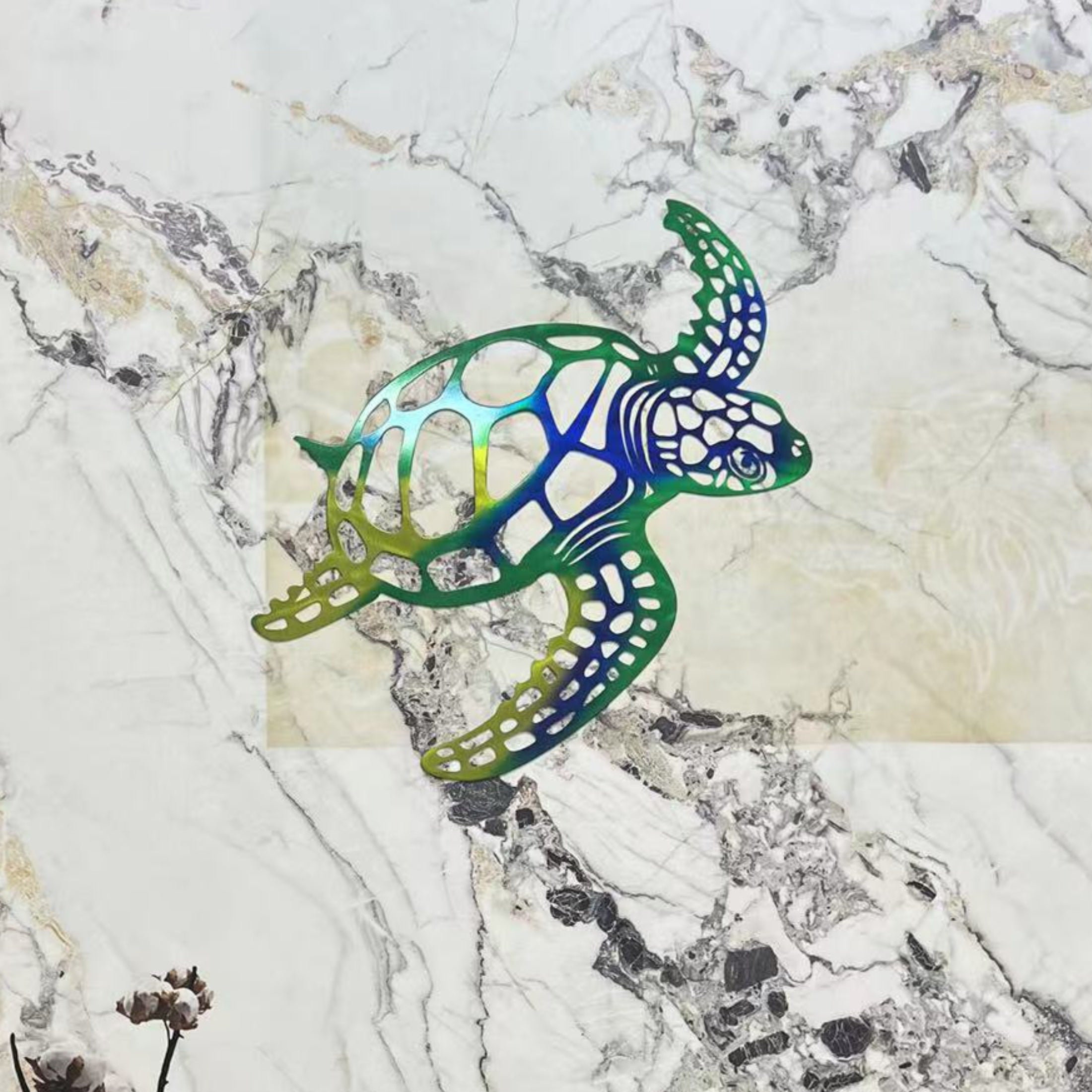 Les fabricants fournissent une station indépendante transfrontalière Art mural doré Tortue de mer Artisanat en métal doré Décorations de salon d'intérieur