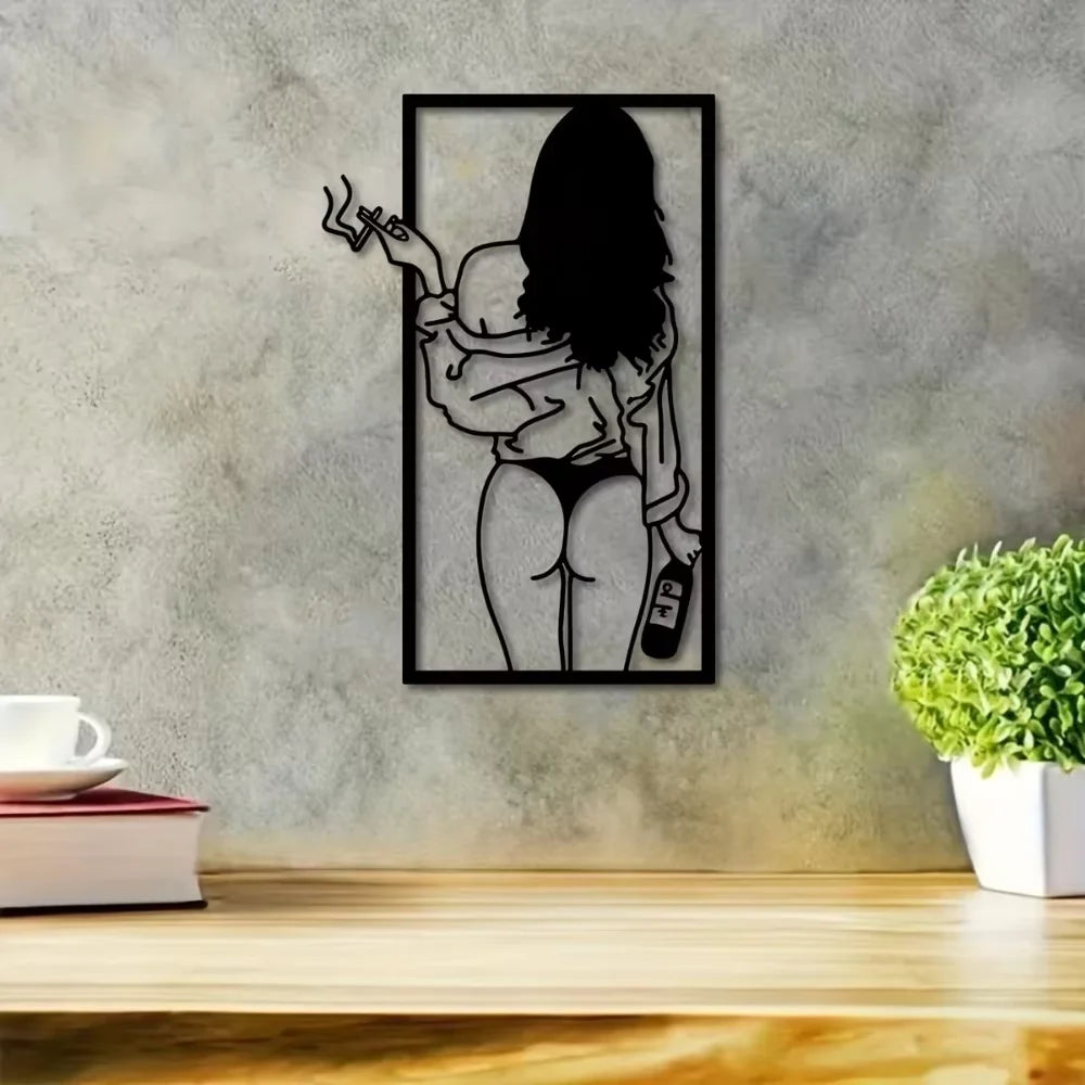 Décoration murale sophistiquée en métal, pièce unique – Art abstrait féminin au trait unique | Femme moderne avec cigarette et bière | Décoration d'intérieur élégante