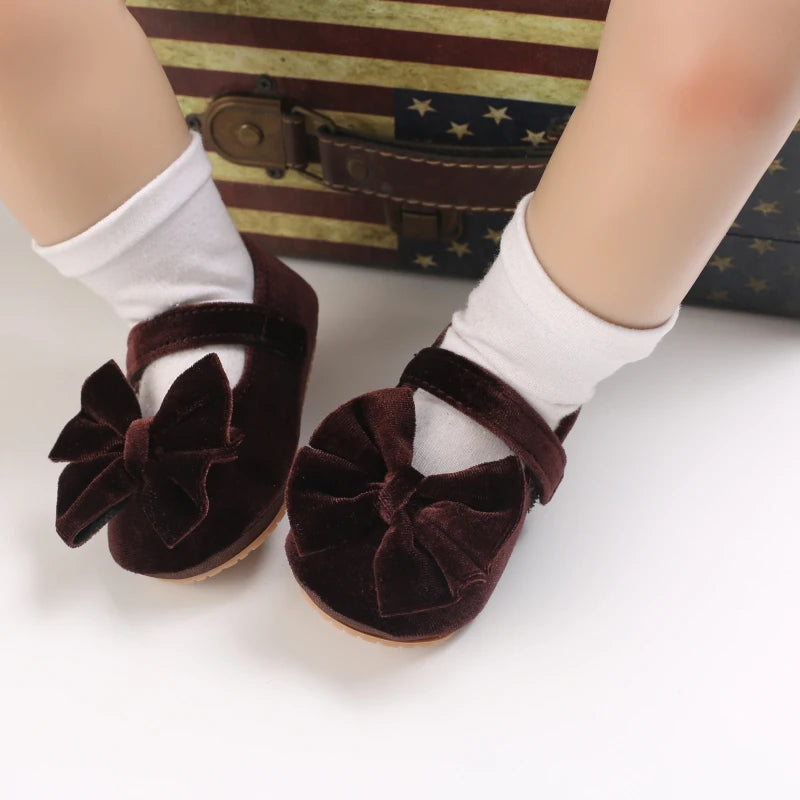 Spring and Autumn Newborn Flannelette Princess Shoes Baby Girls Bow Flat Shoes Toddler Baby Soft Rubber Sole First Walking Shoes
