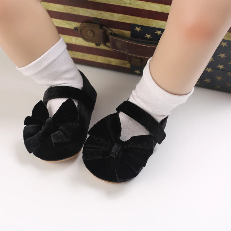Spring and Autumn Newborn Flannelette Princess Shoes Baby Girls Bow Flat Shoes Toddler Baby Soft Rubber Sole First Walking Shoes