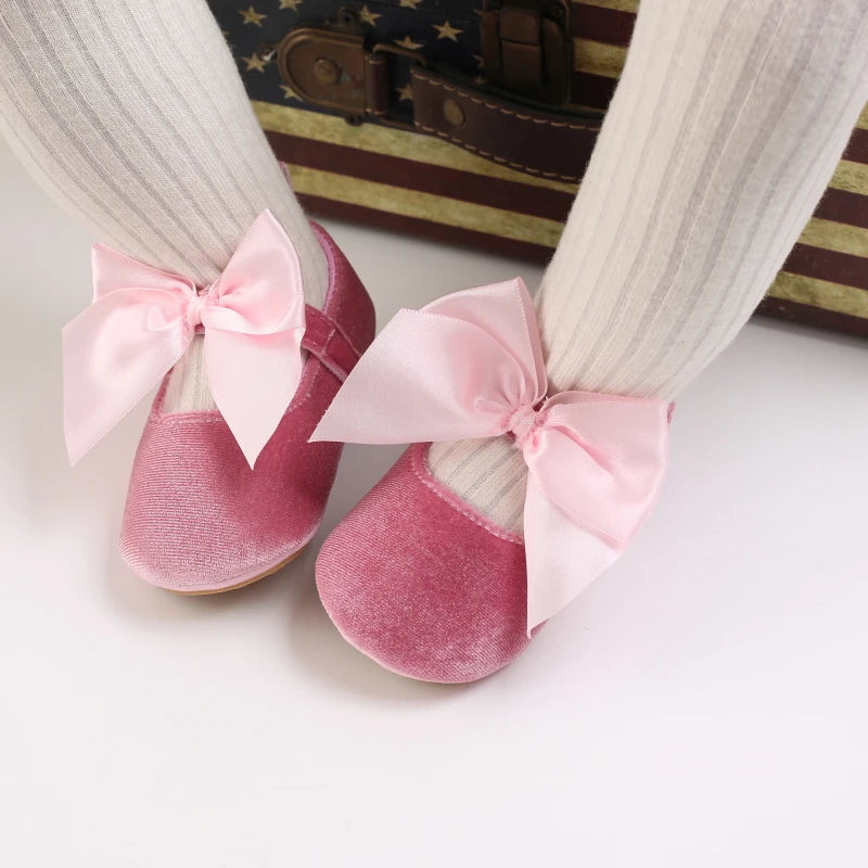 Spring and Autumn Newborn Flannelette Princess Shoes Baby Girls Bow Flat Shoes Toddler Baby Soft Rubber Sole First Walking Shoes