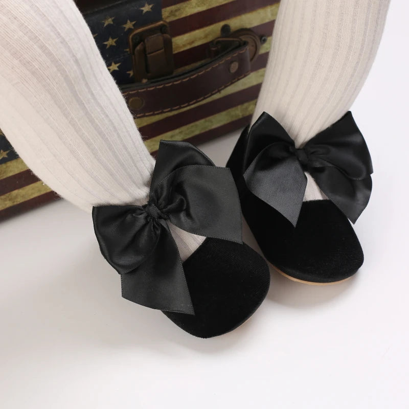 Spring and Autumn Newborn Flannelette Princess Shoes Baby Girls Bow Flat Shoes Toddler Baby Soft Rubber Sole First Walking Shoes