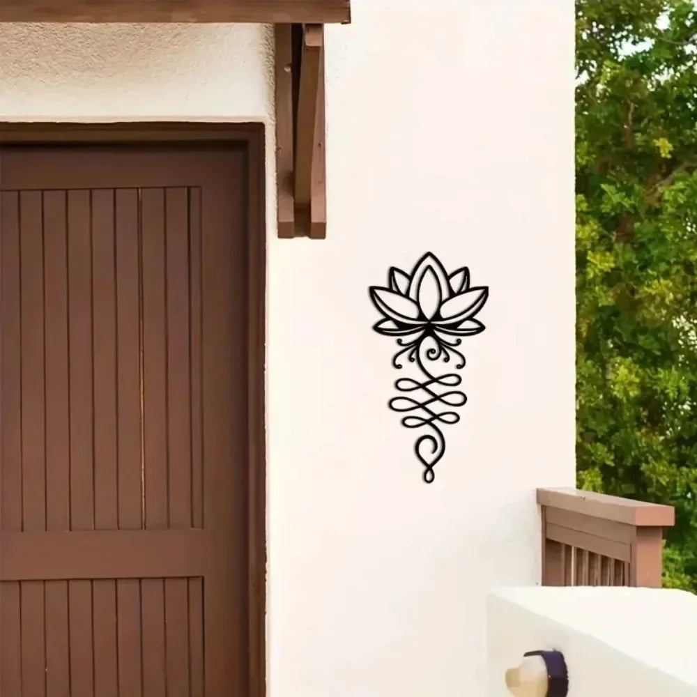 Décoration murale en métal unique aux motifs spirituels, parfaite pour ajouter une atmosphère paisible à votre décoration intérieure