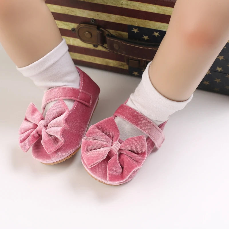 Spring and Autumn Newborn Flannelette Princess Shoes Baby Girls Bow Flat Shoes Toddler Baby Soft Rubber Sole First Walking Shoes