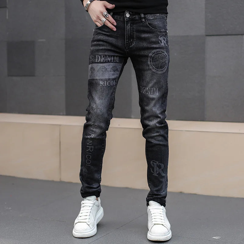 Erkekler İçin Siyah Kot Pantolon Moda Sokak İnce Baskı Kot Erkek Pantolon Sonbahar Esnek Rahat Biker Yüksek Kaliteli Erkek Giyim