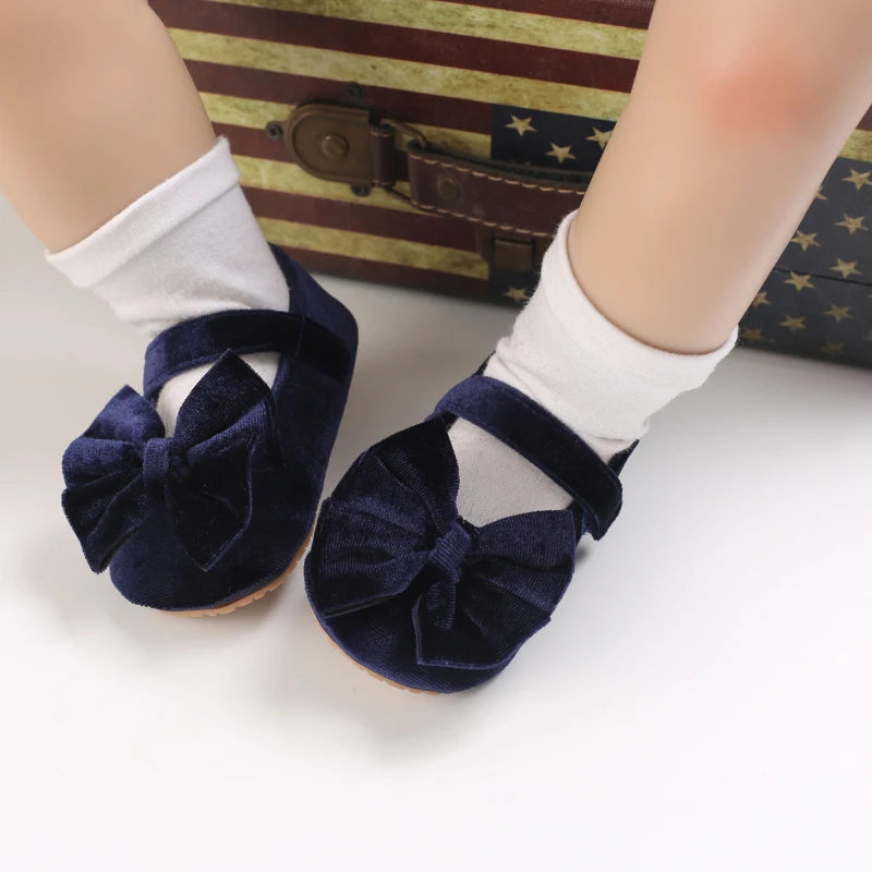 Spring and Autumn Newborn Flannelette Princess Shoes Baby Girls Bow Flat Shoes Toddler Baby Soft Rubber Sole First Walking Shoes
