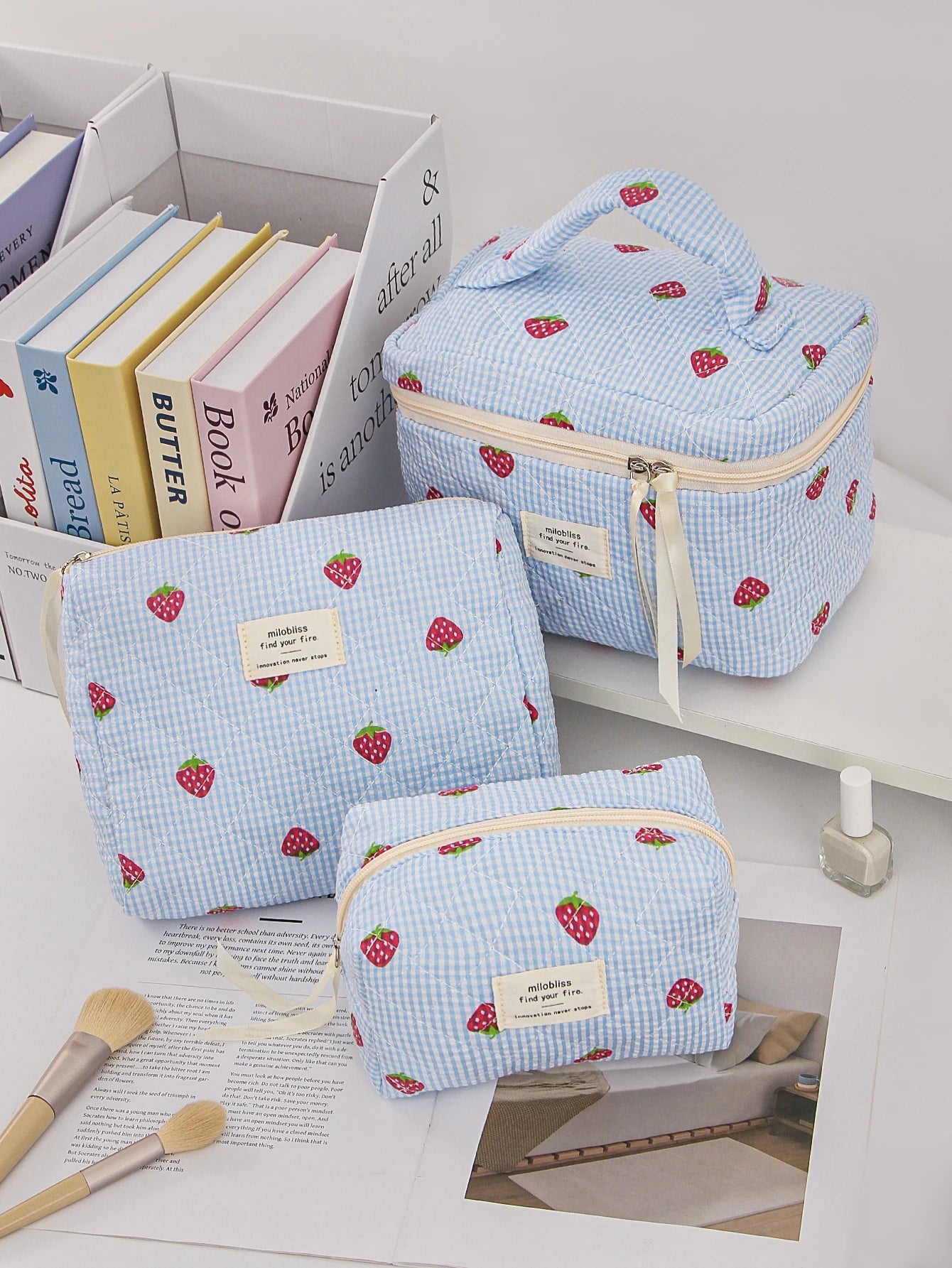 1pc/set Strawberry Quilted Makeup Bag, Travel Makeup Bag, Toiletry Makeup Bag, Portable Makeup Bag, Lightweight  Storage Bag