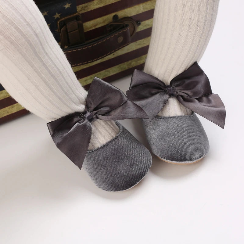 Spring and Autumn Newborn Flannelette Princess Shoes Baby Girls Bow Flat Shoes Toddler Baby Soft Rubber Sole First Walking Shoes