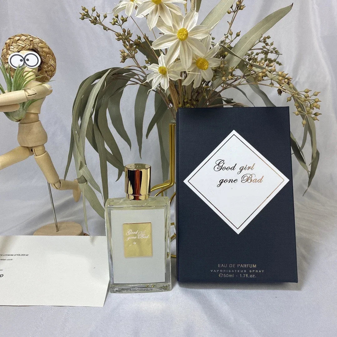 A 50 - ml brand perfume with an atomizer, suitable for both women and men, has a long - lasting fragrance. It combines woody ele