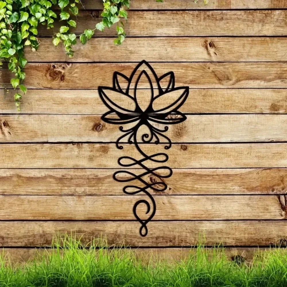 Décoration murale en métal unique aux motifs spirituels, parfaite pour ajouter une atmosphère paisible à votre décoration intérieure