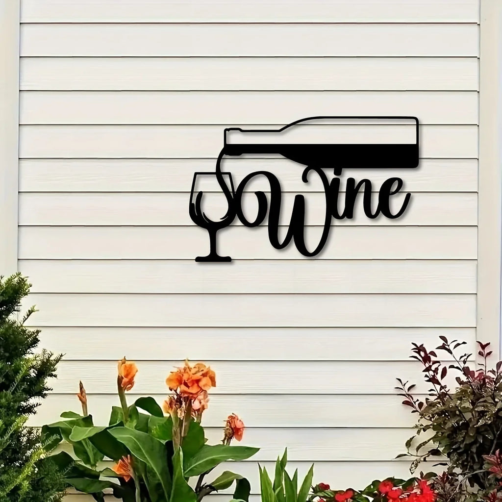 Une œuvre d'art murale en verre à vin, logo, belle décoration avec des décorations rétro, bar cuisine café