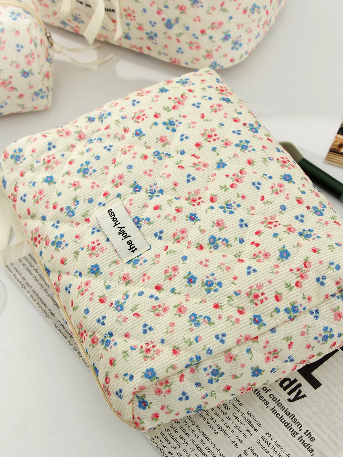 1pc/set Corduroy Quilted Makeup Bag, Floral Makeup Bag, Makeup Toiletries Storage Bag, Fashion Portable Makeup Bag