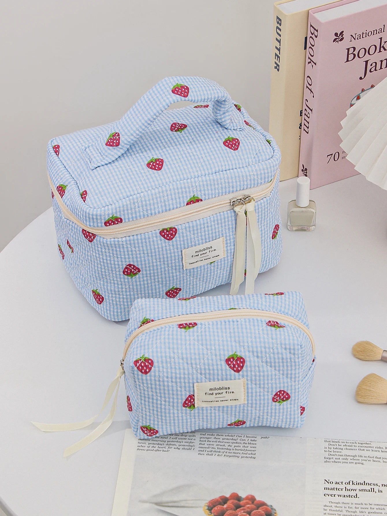 1pc/set Strawberry Quilted Makeup Bag, Travel Makeup Bag, Toiletry Makeup Bag, Portable Makeup Bag, Lightweight  Storage Bag