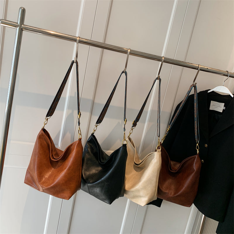 (Quality Inspectors Please Read The Review Version For Additional Comments) This Year’s Popular Bags For Women Are Large-capacity New Fashion Broadband Messenger Bags Niche Internet Celebrities Popular Tote Bags