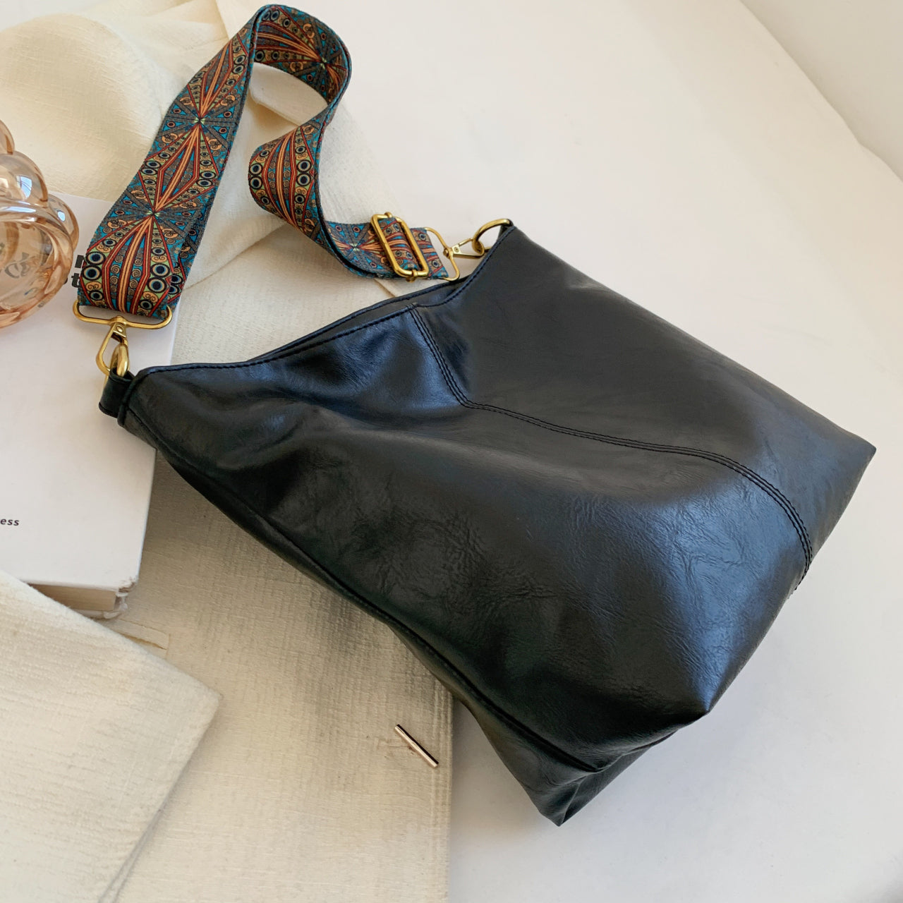 (Quality Inspectors Please Read The Review Version For Additional Comments) This Year’s Popular Bags For Women Are Large-capacity New Fashion Broadband Messenger Bags Niche Internet Celebrities Popular Tote Bags